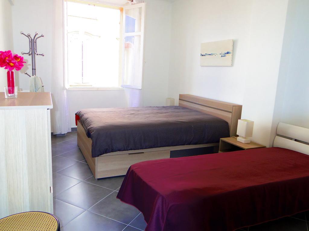Delaup Apartman Cannes Szoba fotó